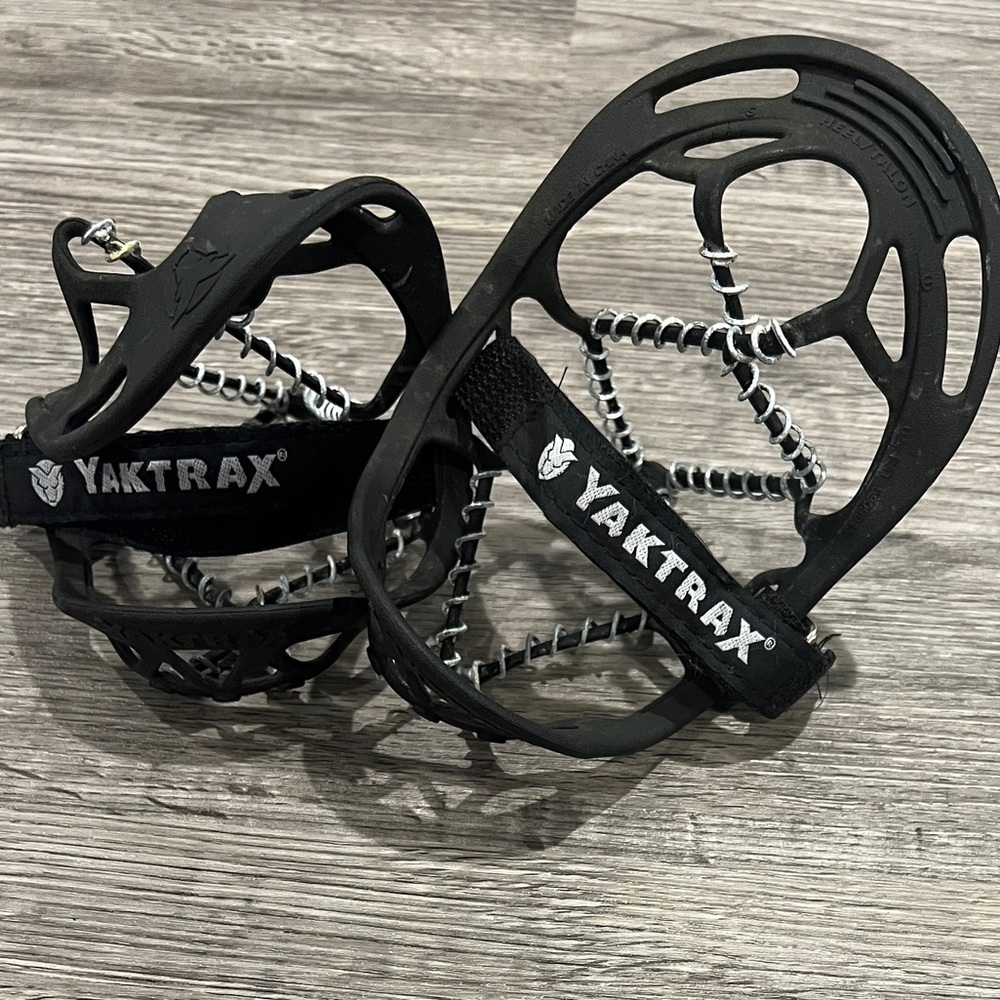 Yaktrax Women's Black Traction Cleats